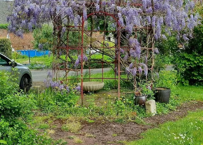 Le Petit Chateau Avesnois - Avec Terrasse Vue Sur Le Jardin *